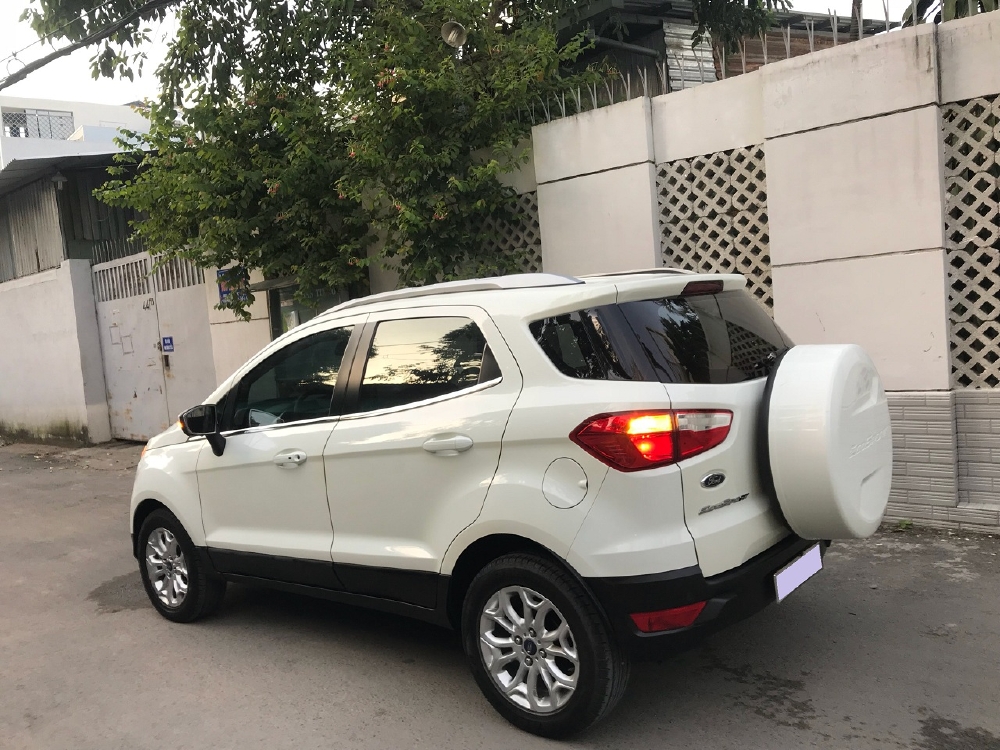 Cần bán xe Ford Ecosport 2017 Titanium số tự động màu trắng