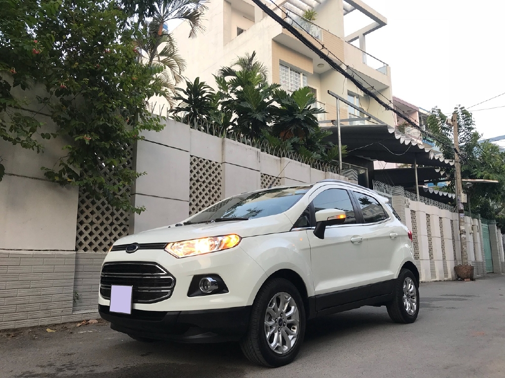 Cần bán xe Ford Ecosport 2017 Titanium số tự động màu trắng