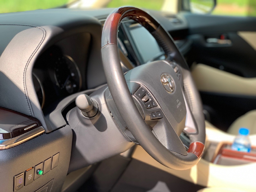 Toyota Alphard 2018 đen