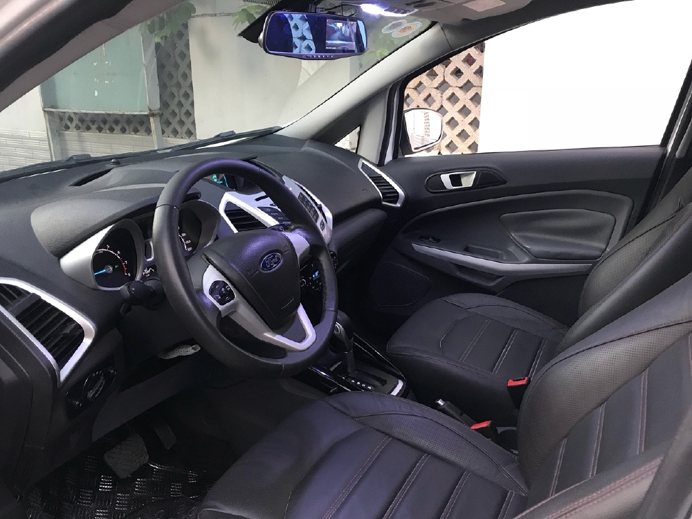 Cần bán xe Ford Ecosport 2017 Titanium số tự động màu trắng