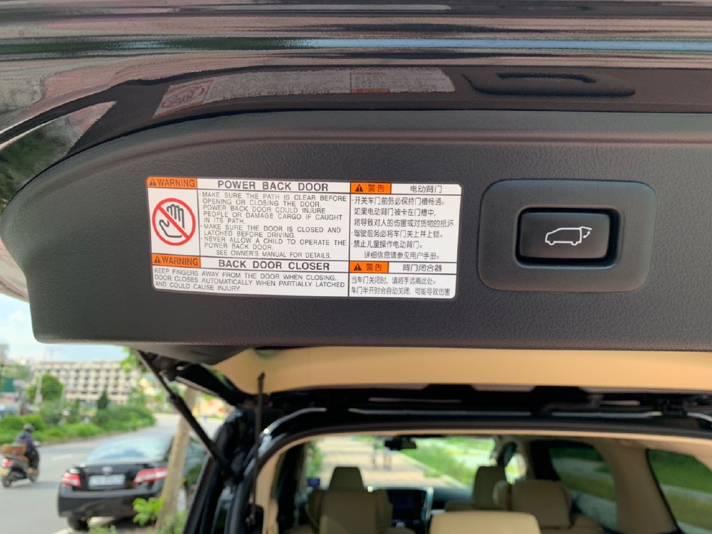 Toyota Alphard 2018 đen