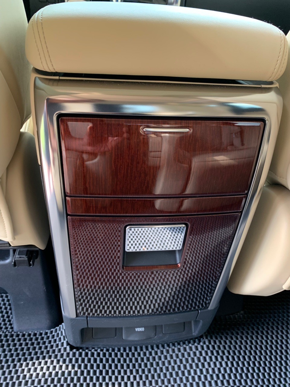 Toyota Alphard 2018 đen