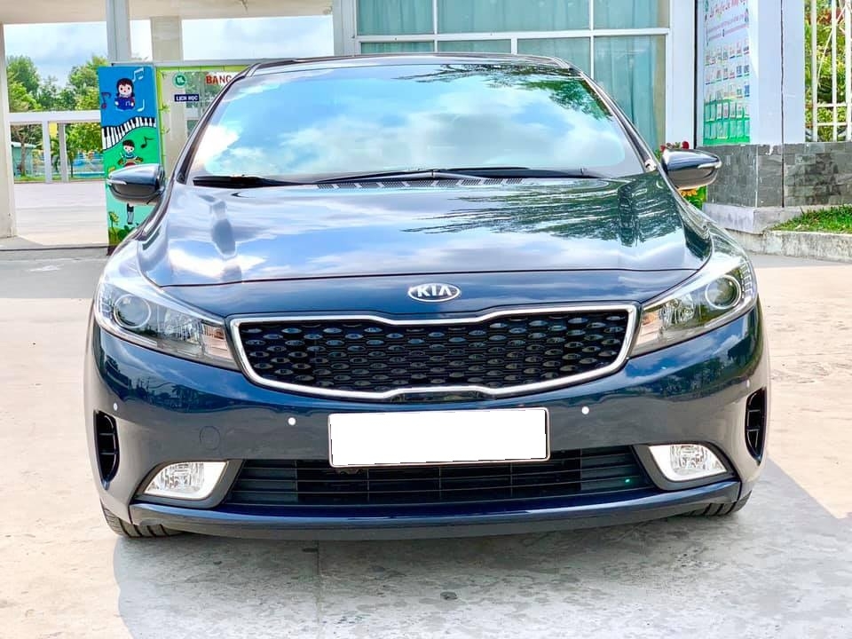Cần bán xe Cerato 2017 số tự động, màu xanh