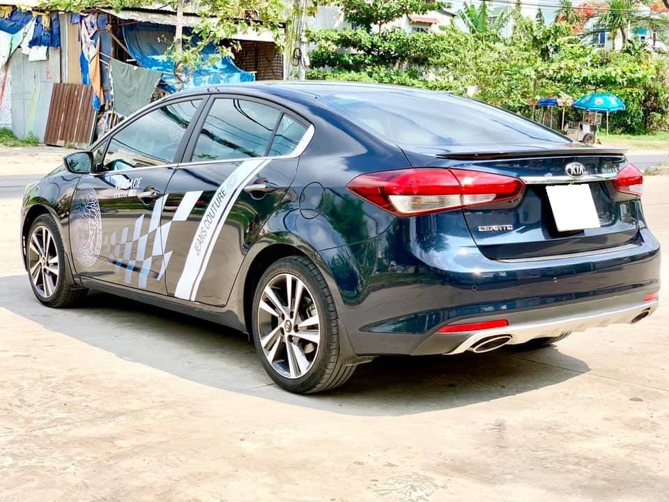 Cần bán xe Cerato 2017 số tự động, màu xanh