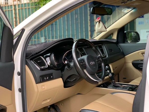 Bán Xe Sedona 2017 tự động 3.3 Full option  màu Trắng đẹp lung linh