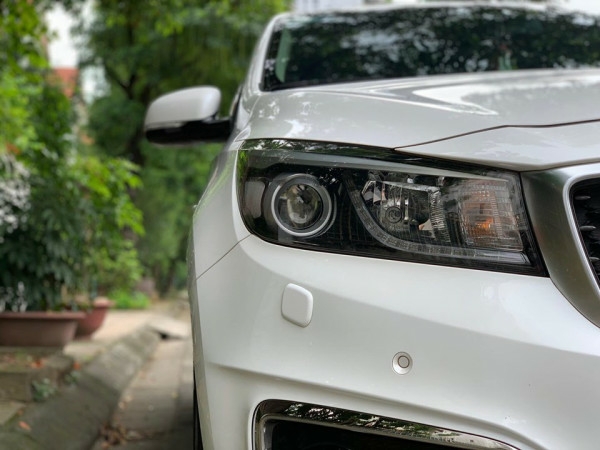 Bán Xe Sedona 2017 tự động 3.3 Full option  màu Trắng đẹp lung linh
