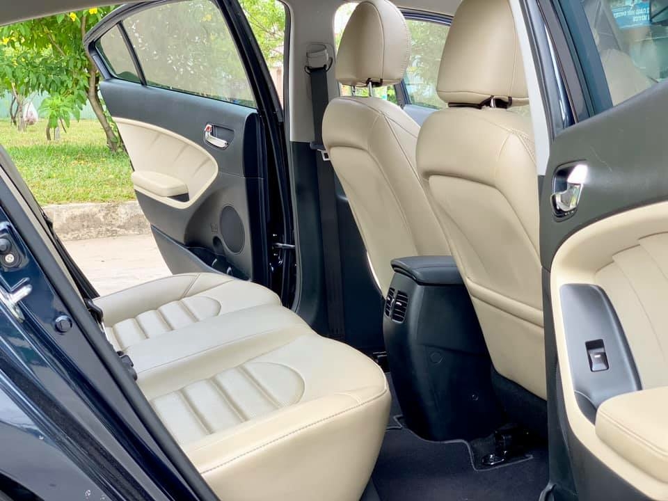 Cần bán xe Cerato 2017 số tự động, màu xanh