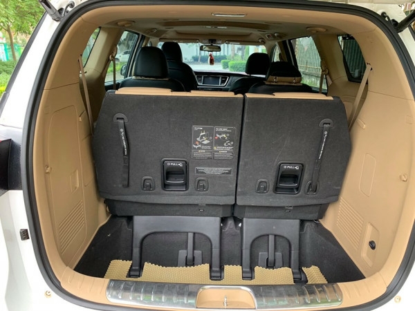 Bán Xe Sedona 2017 tự động 3.3 Full option  màu Trắng đẹp lung linh