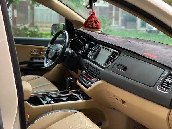 Bán Xe Sedona 2017 tự động 3.3 Full option  màu Trắng đẹp lung linh