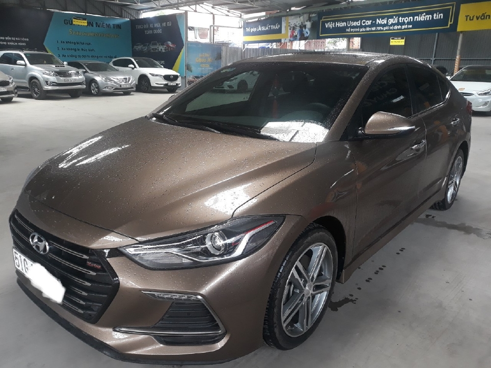 Hãng bán Elantra turbo 2018, màu nâu, đúng chất, biển TP, giá TL
