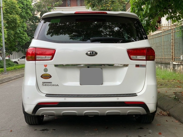Bán Xe Sedona 2017 tự động 3.3 Full option  màu Trắng đẹp lung linh