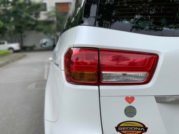 Bán Xe Sedona 2017 tự động 3.3 Full option  màu Trắng đẹp lung linh