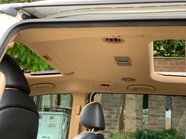 Bán Xe Sedona 2017 tự động 3.3 Full option  màu Trắng đẹp lung linh