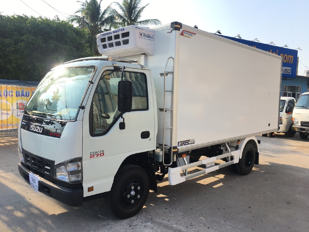 Xe tải thùng Đông Lạnh ISUZU QKH 270 tải 1.9 tấn - Trả Góp