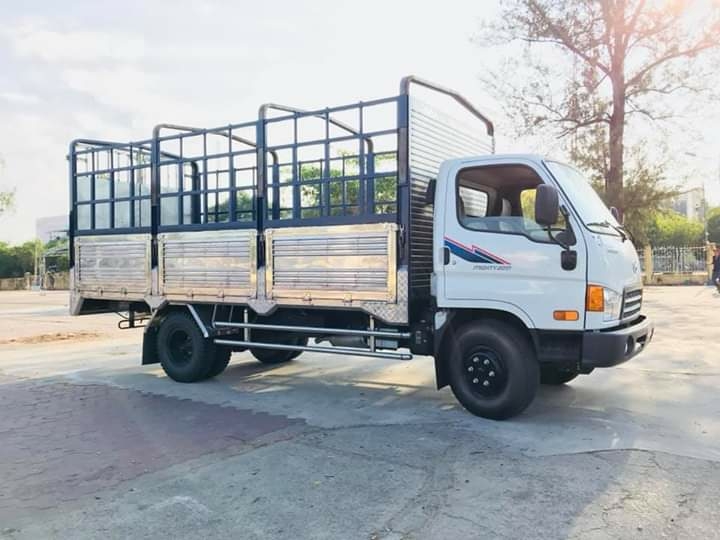 Bán trả góp xe tải HYUNDAI MIGHTY 2017 (Ga cơ) tải 8 tấn thùng dài 5m
