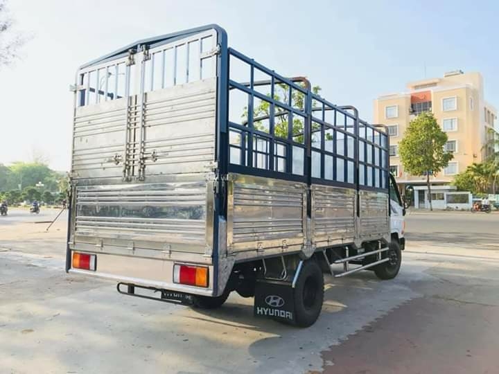 Bán trả góp xe tải HYUNDAI MIGHTY 2017 (Ga cơ) tải 8 tấn thùng dài 5m