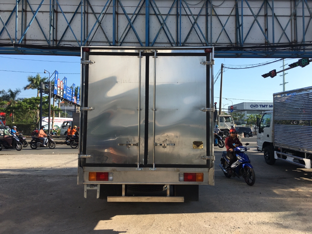 xe tải thùng kín Hyundai tải 3.5 tấn thùng dài 4.4m -Trả Góp