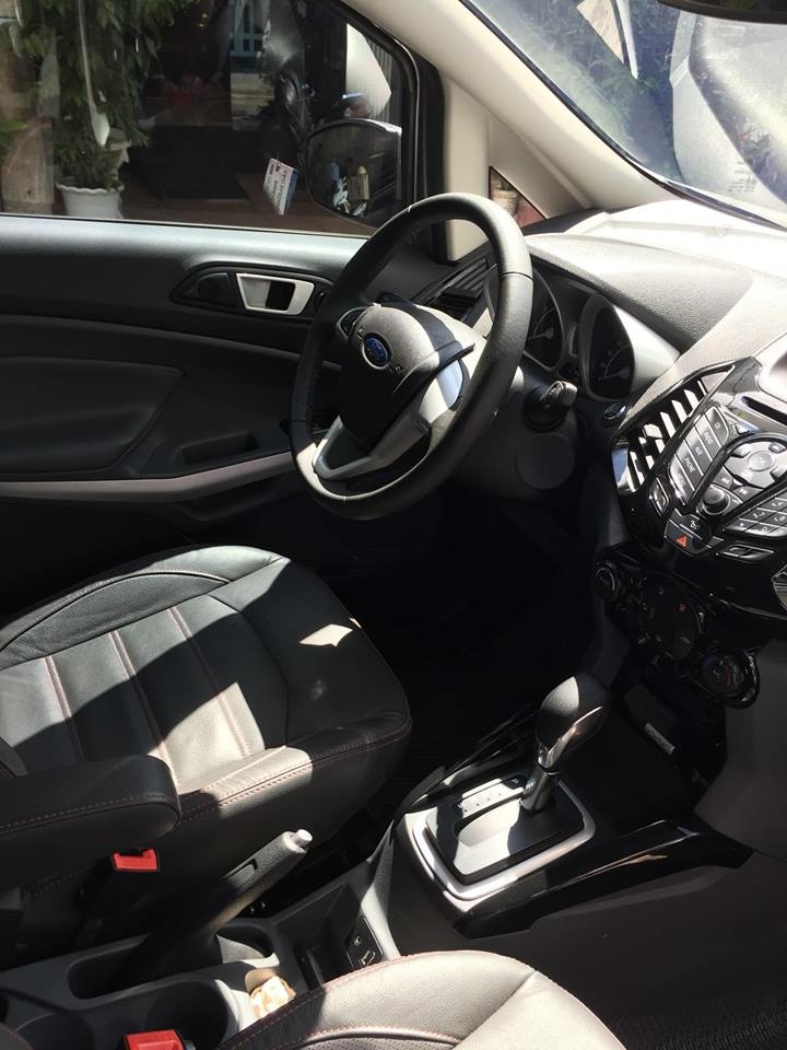 Cần bán xe Ford EcoSport Titanium 2018 số tự động màu xám