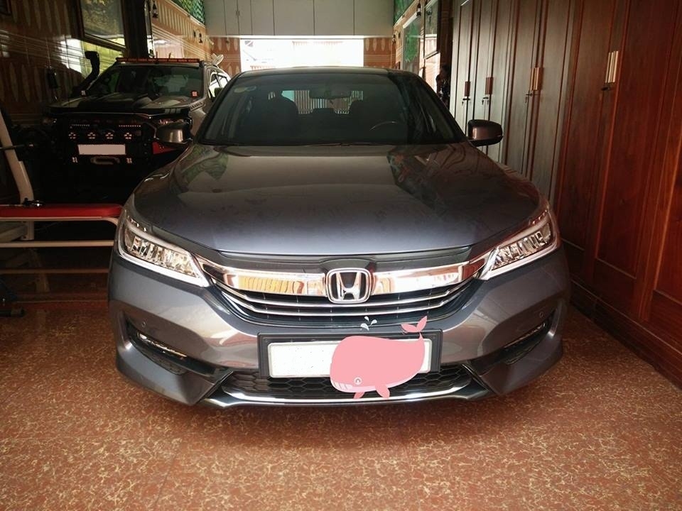 Honda Accord 2018, số tự động, màu xám