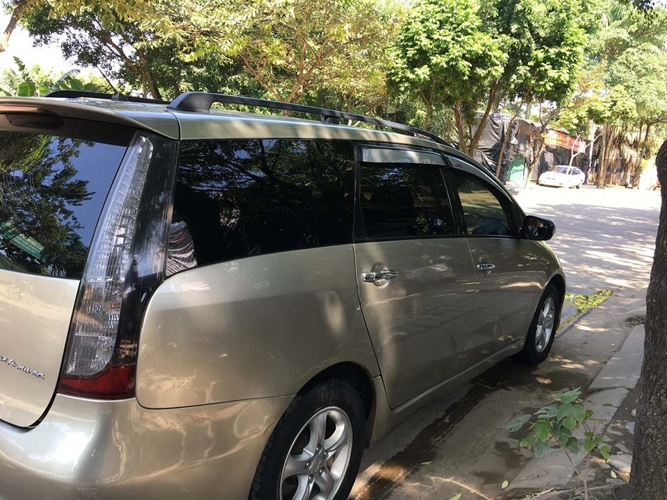 Cần bán xe Mitsubishi Grandis 2007 số tự động màu xám