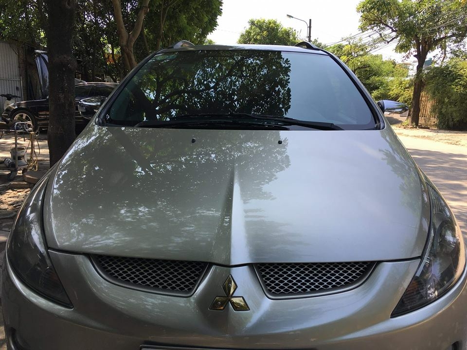 Cần bán xe Mitsubishi Grandis 2007 số tự động màu xám