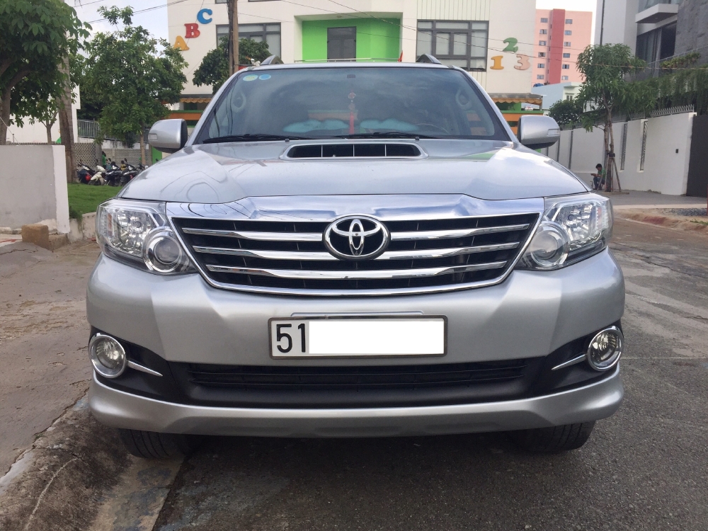 Bán xe Toyota Fortuner 2.5G (4x2), model 2016, màu Bạc!