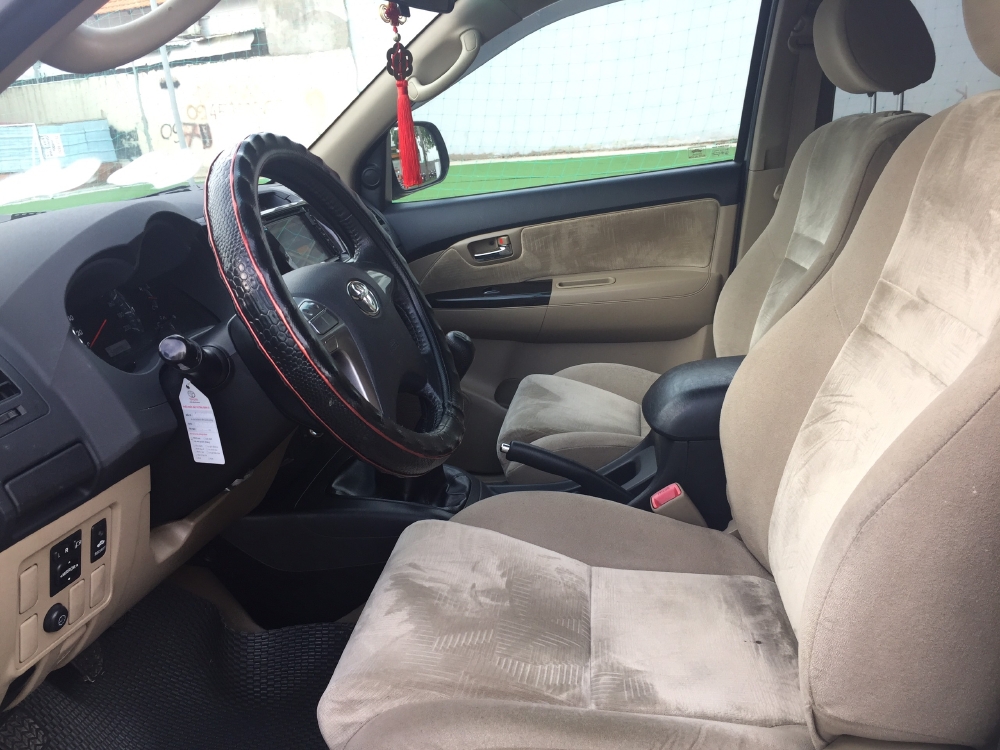 Bán xe Toyota Fortuner 2.5G (4x2), model 2016, màu Bạc!
