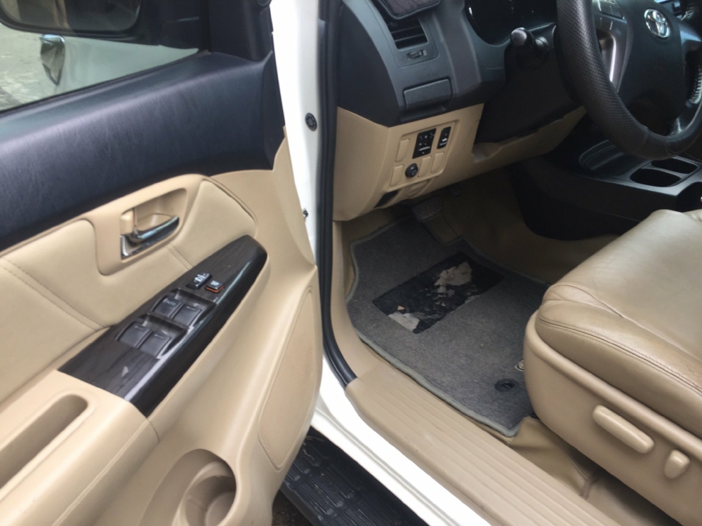 Bán xe Toyota Fortuner TRD 2.7V (4x2), Model 2016, màu Trắng!!