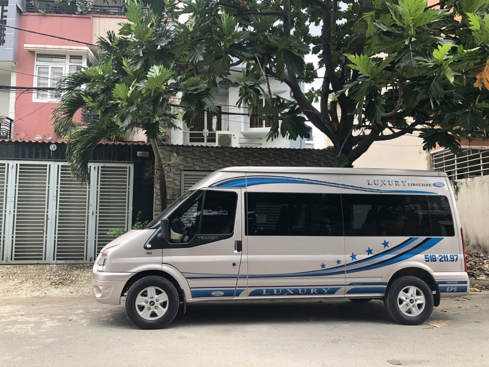 Ford Transit Bản cao cấp LUXURY mode 2017 Rất Mới!