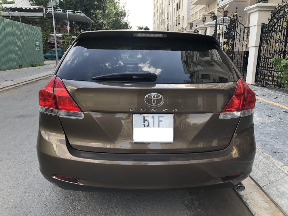 Bán xe Toyota Venza 2.7, đời 2010, nhập Mỹ, Đồ chơi 100 Triệu!!