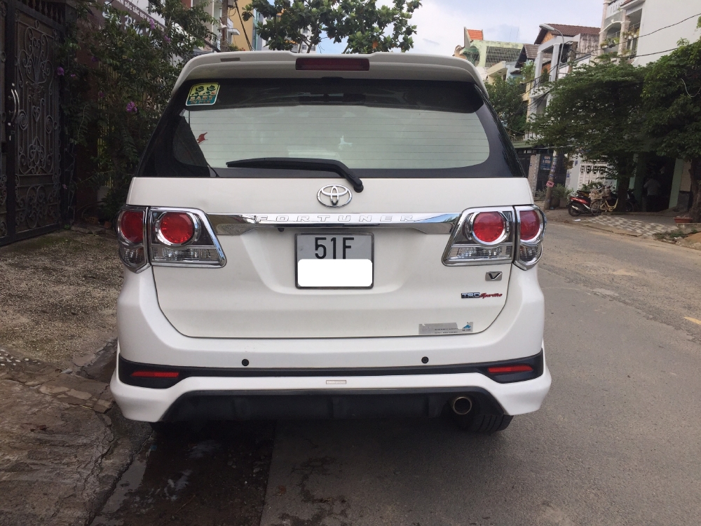 Bán xe Toyota Fortuner TRD 2.7V (4x2), Model 2016, màu Trắng!!