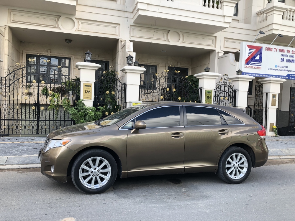 Bán xe Toyota Venza 2.7, đời 2010, nhập Mỹ, Đồ chơi 100 Triệu!!
