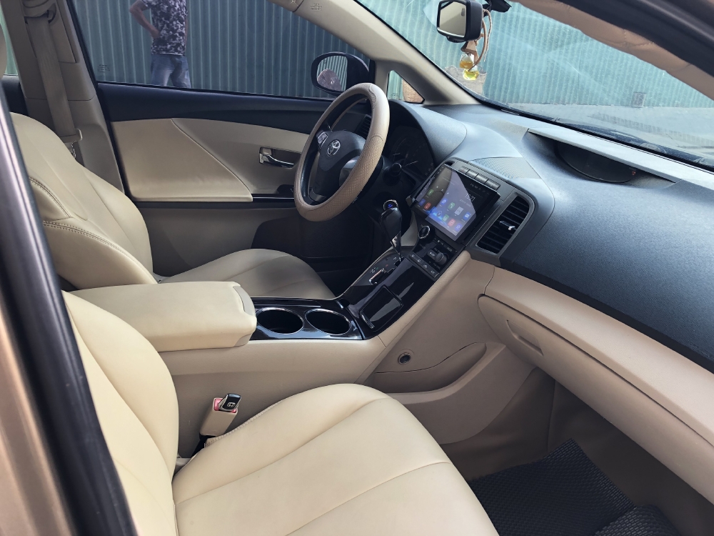 Bán xe Toyota Venza 2.7, đời 2010, nhập Mỹ, Đồ chơi 100 Triệu!!