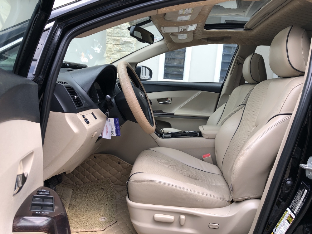 Cần Bán xe Toyota Venza 2.7, Mode 2010, màu Đen, nhập Mỹ!!