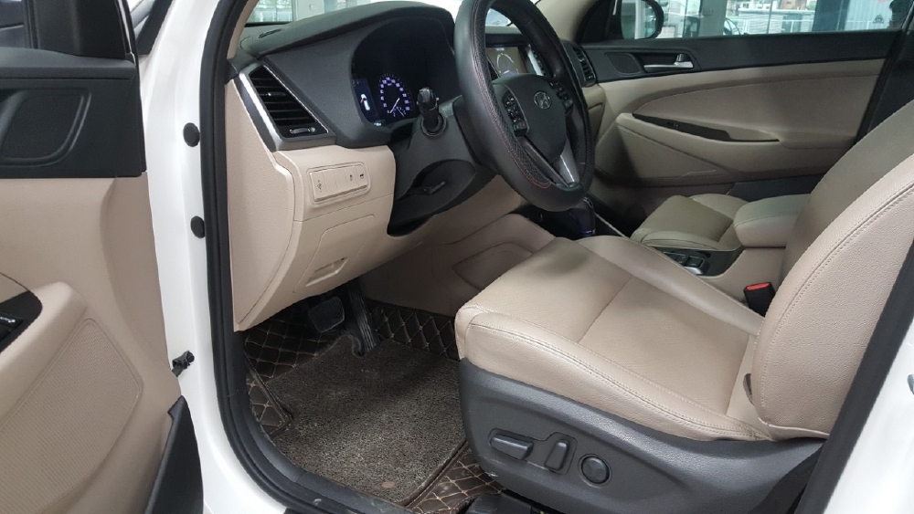Bán Tucson ATH 2018, màu trắng, đúng chất, biển TP, giá TL, hổ trợ góp