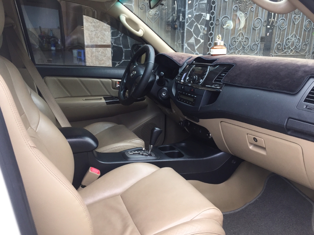 Bán xe Toyota Fortuner TRD 2.7V (4x2), Model 2016, màu Trắng!!