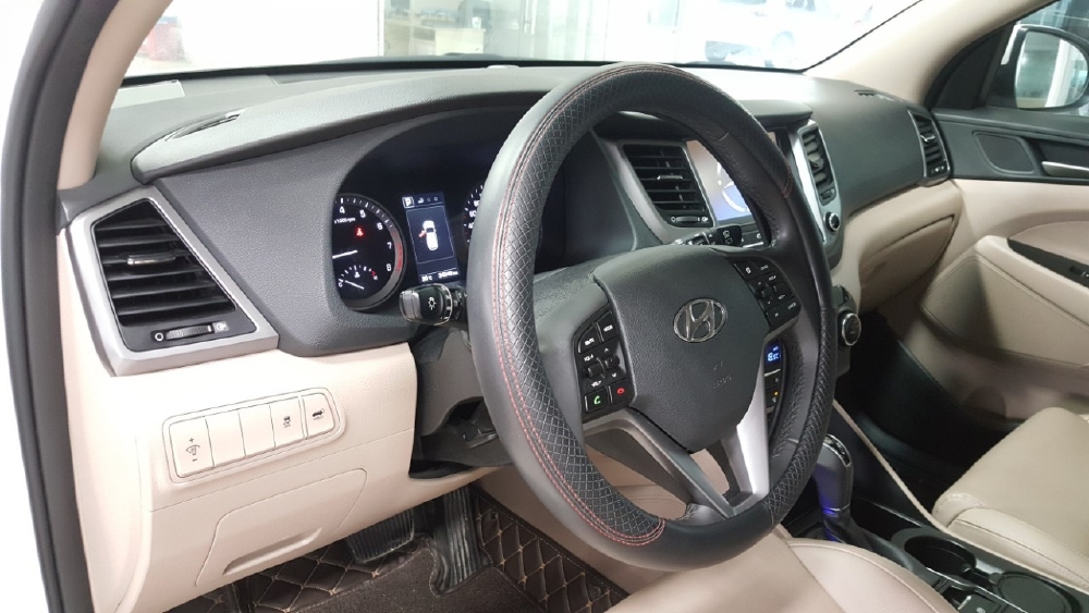 Bán Tucson ATH 2018, màu trắng, đúng chất, biển TP, giá TL, hổ trợ góp