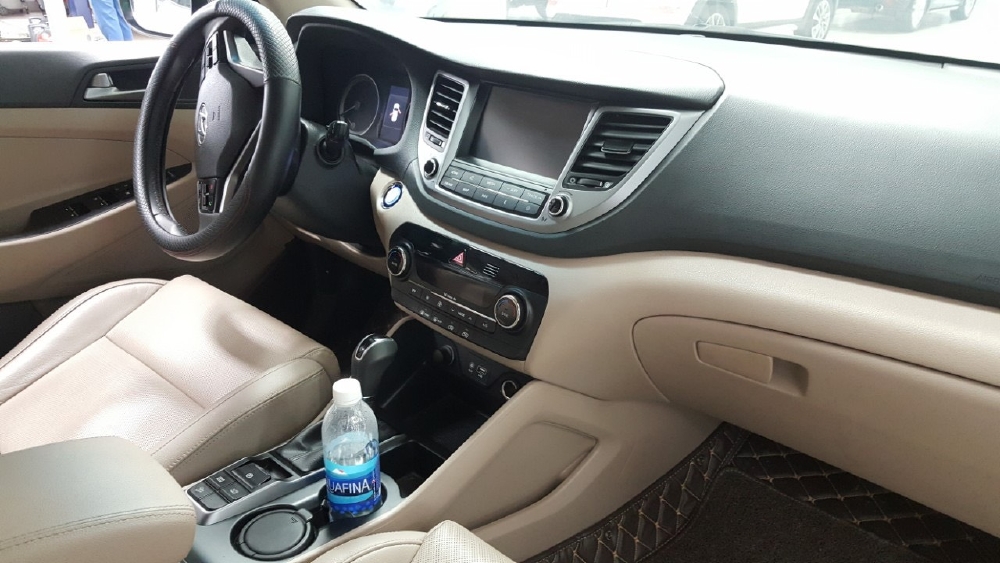 Bán Tucson ATH 2018, màu trắng, đúng chất, biển TP, giá TL, hổ trợ góp