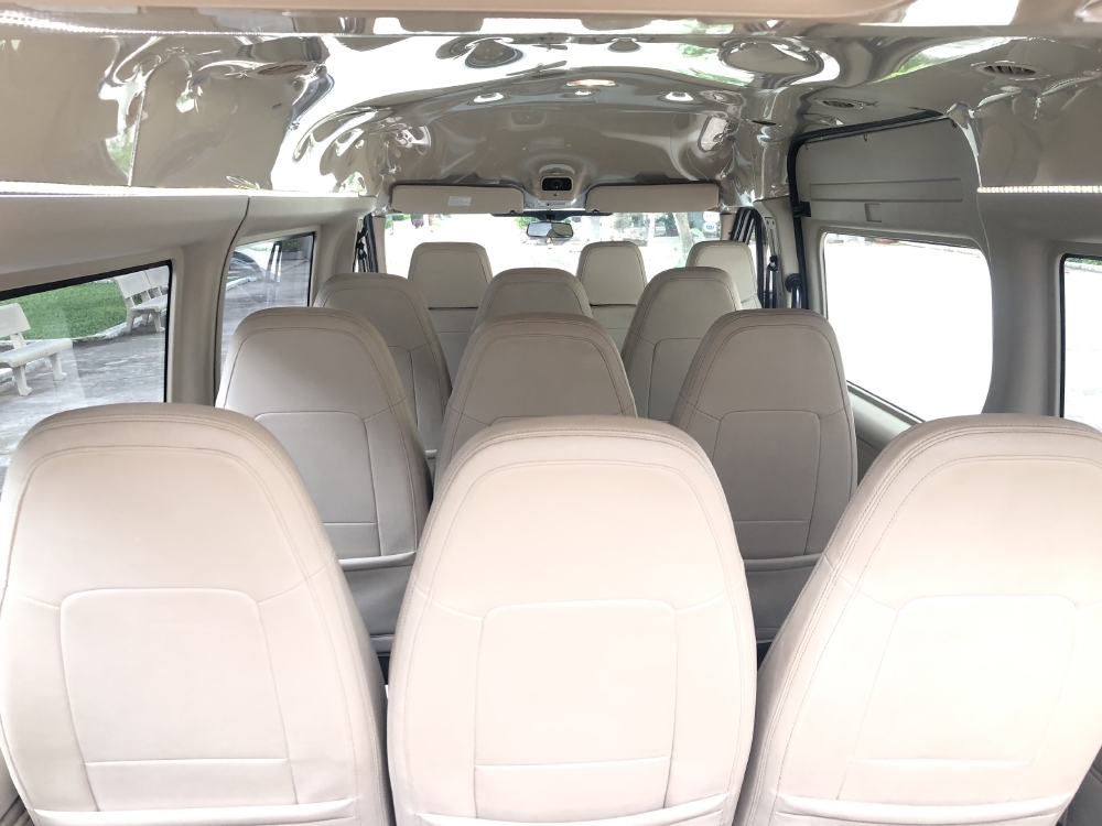 Ford Transit Bản cao cấp LUXURY mode 2017 Rất Mới!