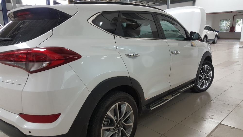 Bán Tucson ATH 2018, màu trắng, đúng chất, biển TP, giá TL, hổ trợ góp