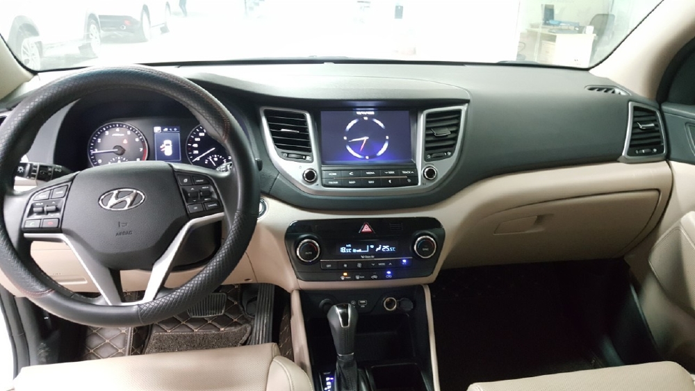Bán Tucson ATH 2018, màu trắng, đúng chất, biển TP, giá TL, hổ trợ góp