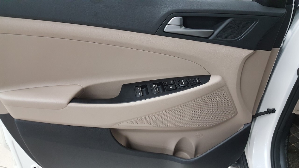 Bán Tucson ATH 2018, màu trắng, đúng chất, biển TP, giá TL, hổ trợ góp