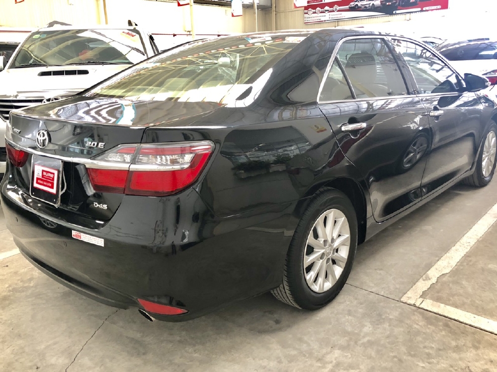 Bán Camry 2.0E cuối 2015 bao đẹp, bao giá cực tốt cho anh em nào thiện chí nhé