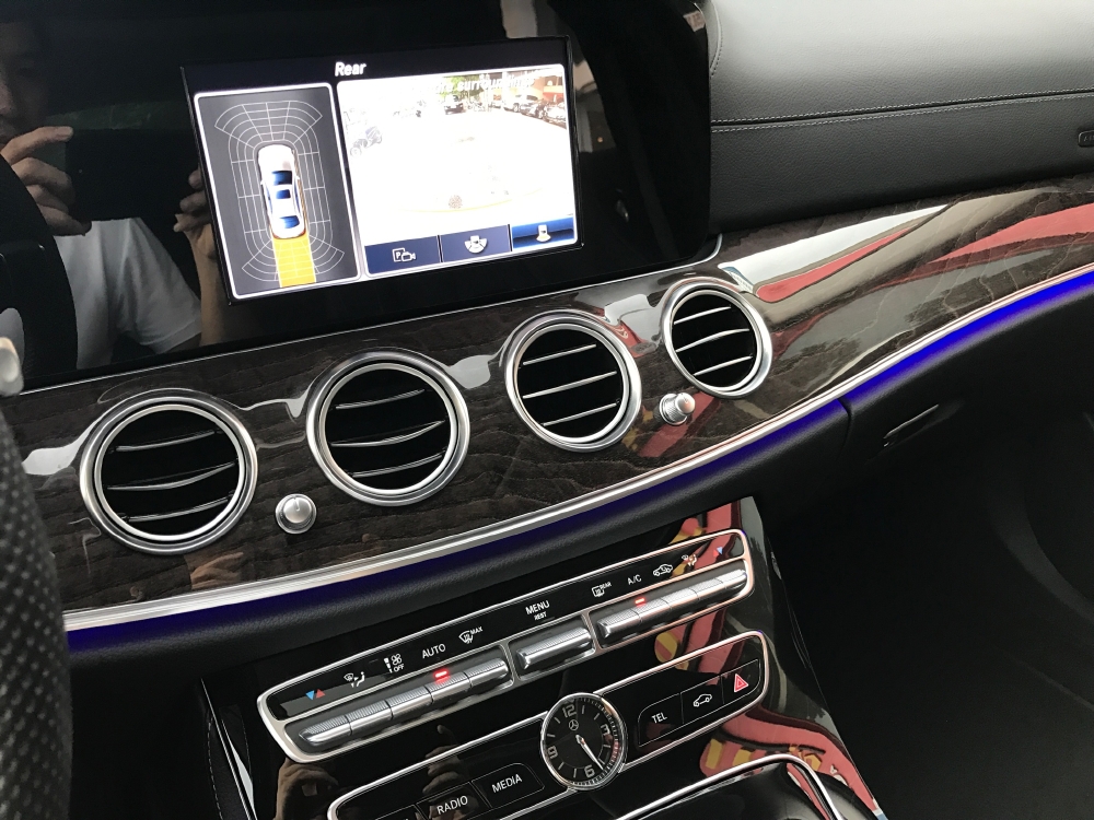 E250 2016 trắng