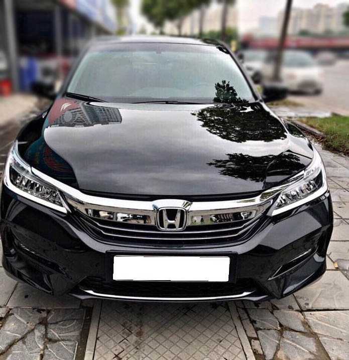 Gia đình cần bán Accord 2019, số tự động, bản 2.4 nhập thái, màu đen