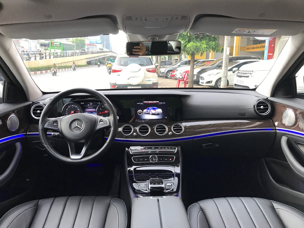 E250 2016 trắng