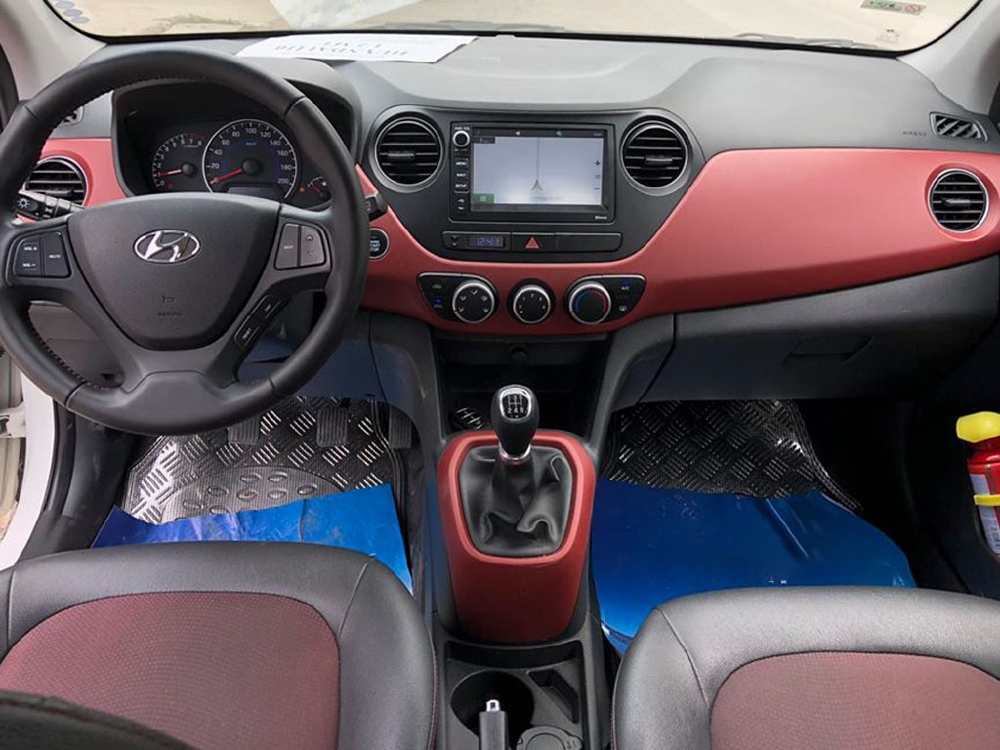 Bán Hyundai I10 số sàn 2019 bảng 1.2 màu trắng full option.