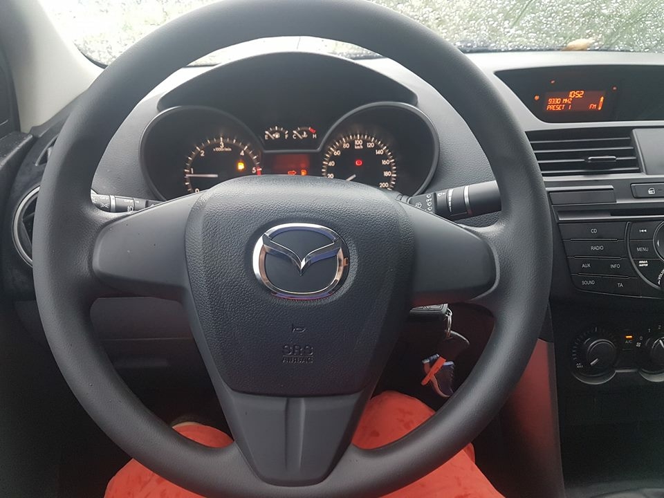 Bán Mazda BT50 2.2 số sàn 2016 đk 2017  hai cầu màu xanh rất mới