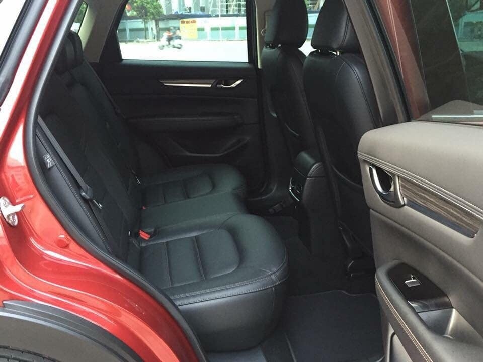Cần bán xe Mazda CX5 2.5AWD 2018 màu đỏ bảng đủ