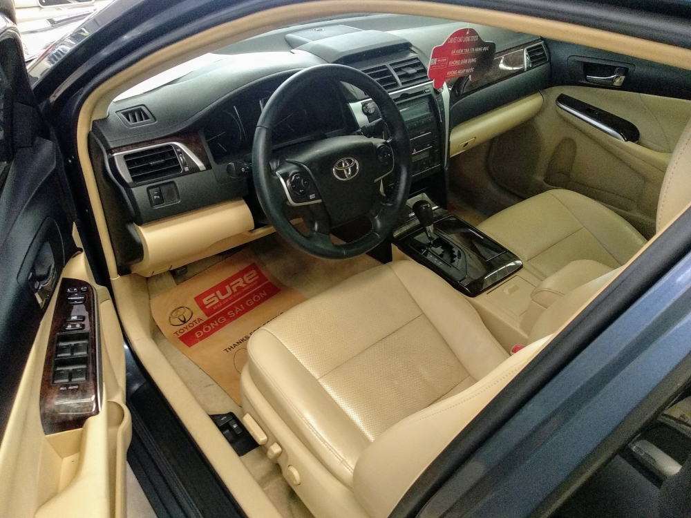 Camry 2.0E đời 2015 Xanh Coban với chất xe bao đẹp và giá thì....